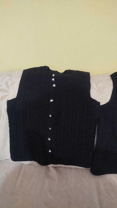 Продавам плетени дрехи - блузи, елеци, терлици