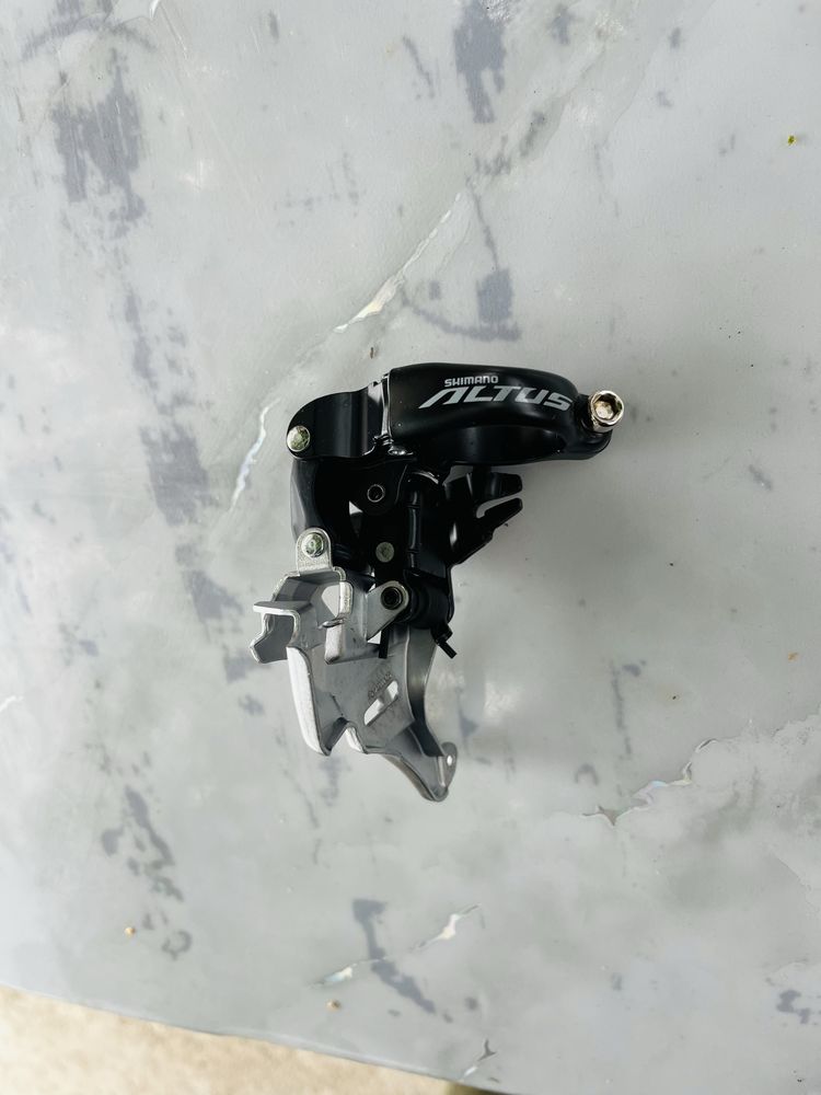 Продавам Групсет SHIMANO