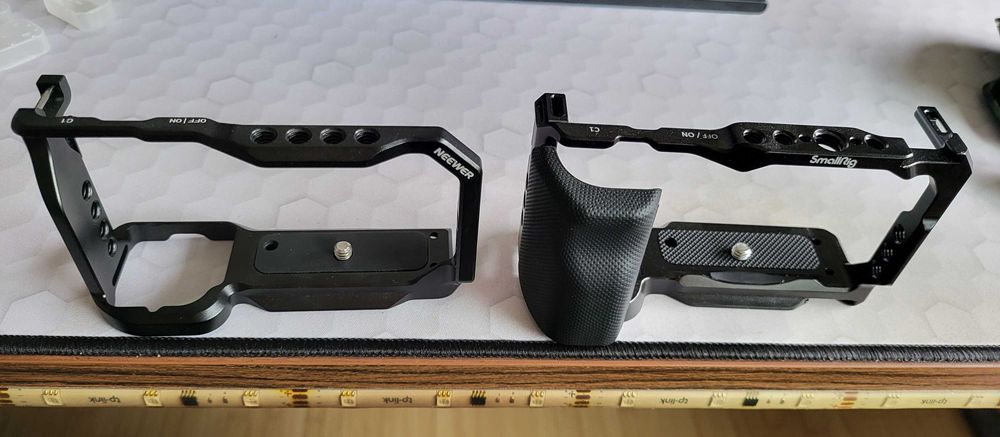 Cage Sony ZV-E10 Small Rig cu grip integrat