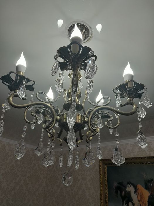 Продам  люстра срочно