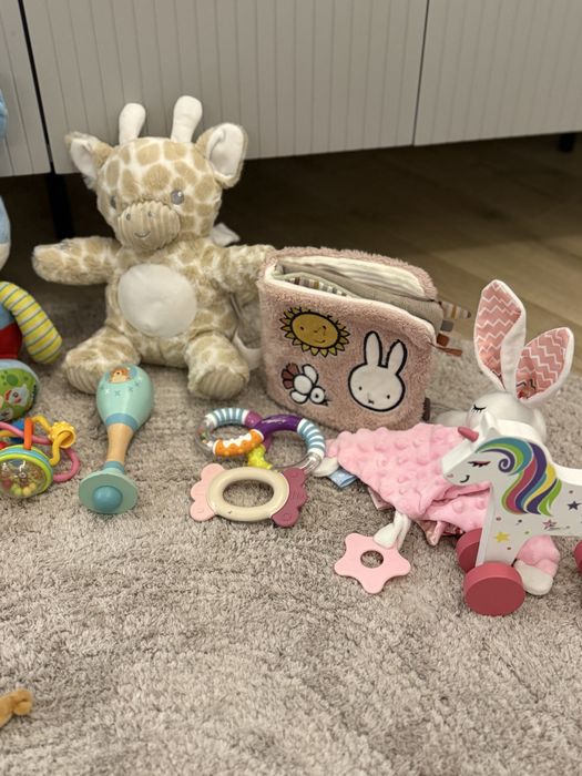Лот бебешки играчки