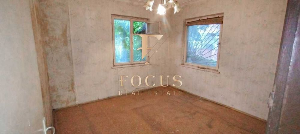 Продава се Двустаен апартамент в Пловдив, Изгрев - 58 кв.м за 835 €/кв.м - Снимка #2