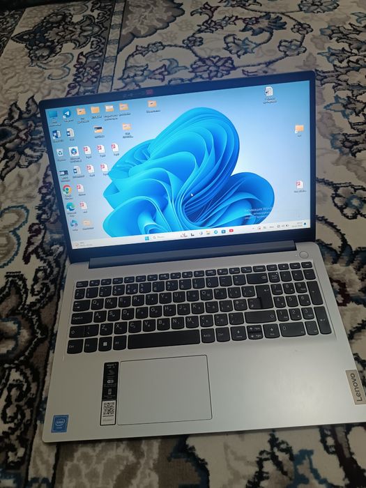 lenova notebook yangi holatda