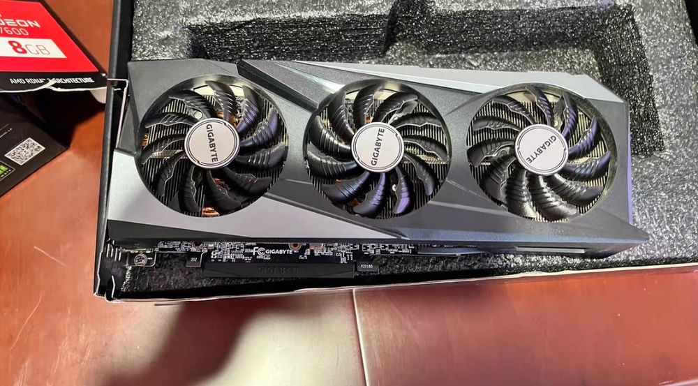 Gigabyte RX 7600 8gb Gaming