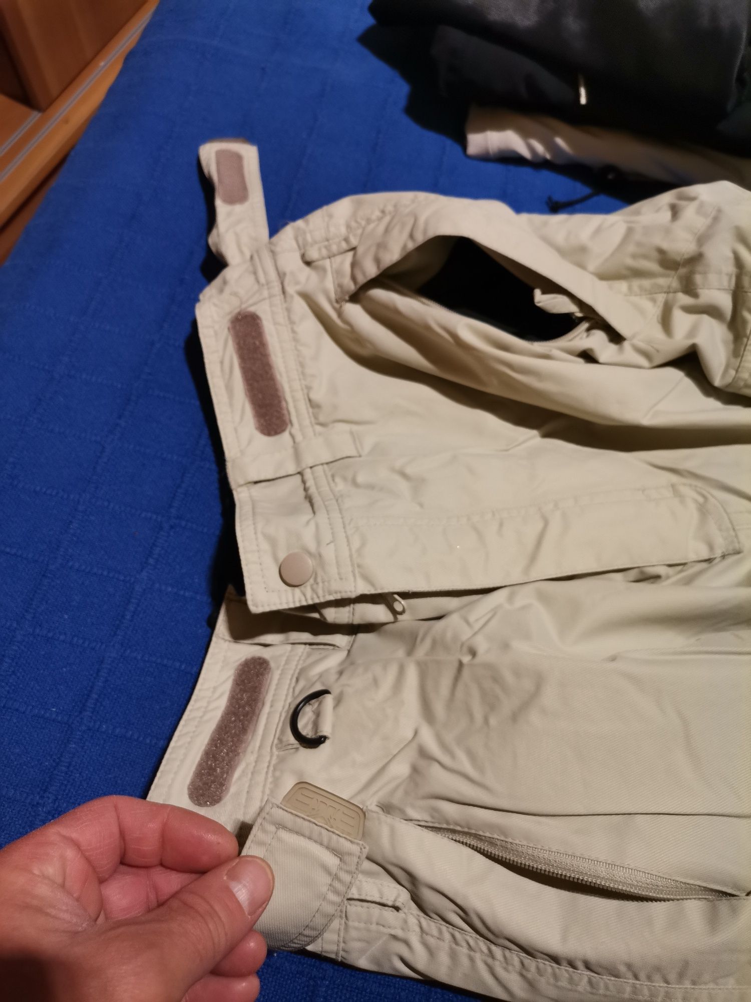 Pantaloni marca Mountanieir, pentru sbowboard sau schi, cu protecție