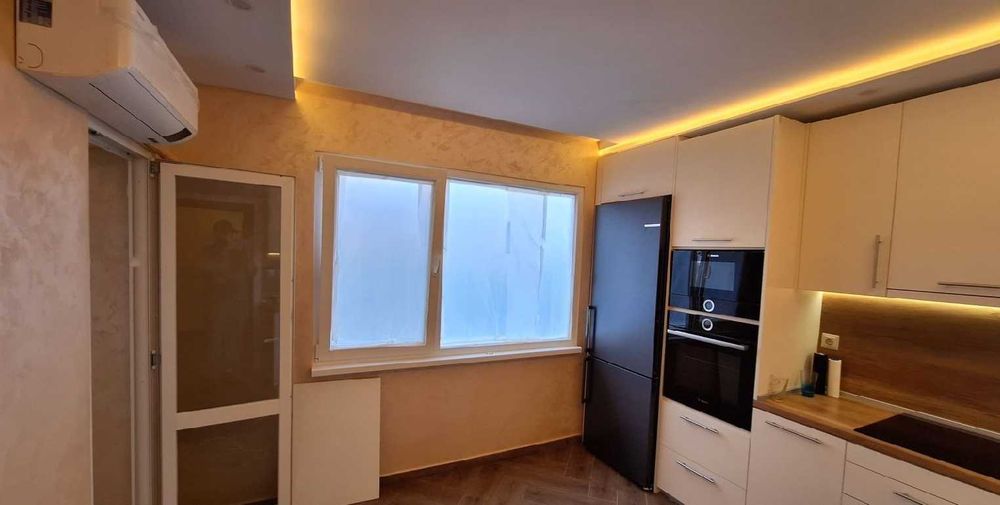 Продава се Тристаен апартамент в София, Модерно предградие - 88 кв.м за 2103 €/кв.м - Снимка #1