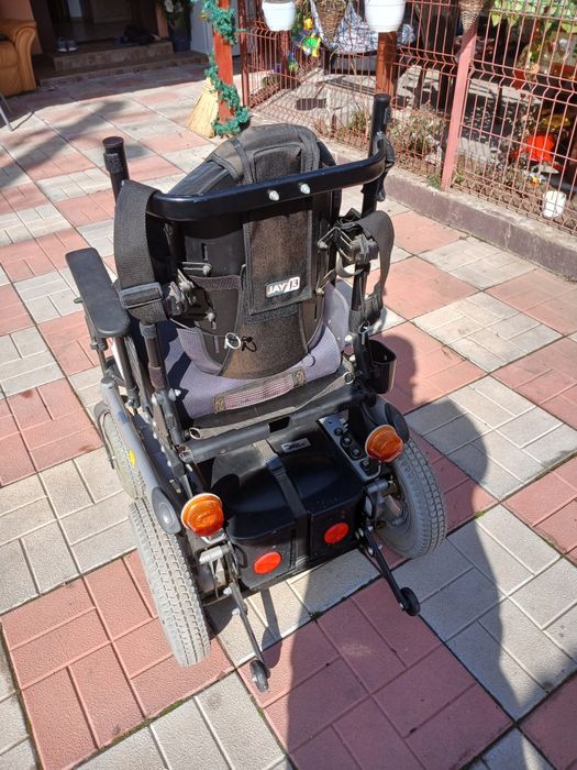 Vând cărucior electric