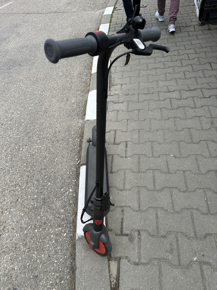 Trotineta electrica NINEBOT eKickScooter ZING C20