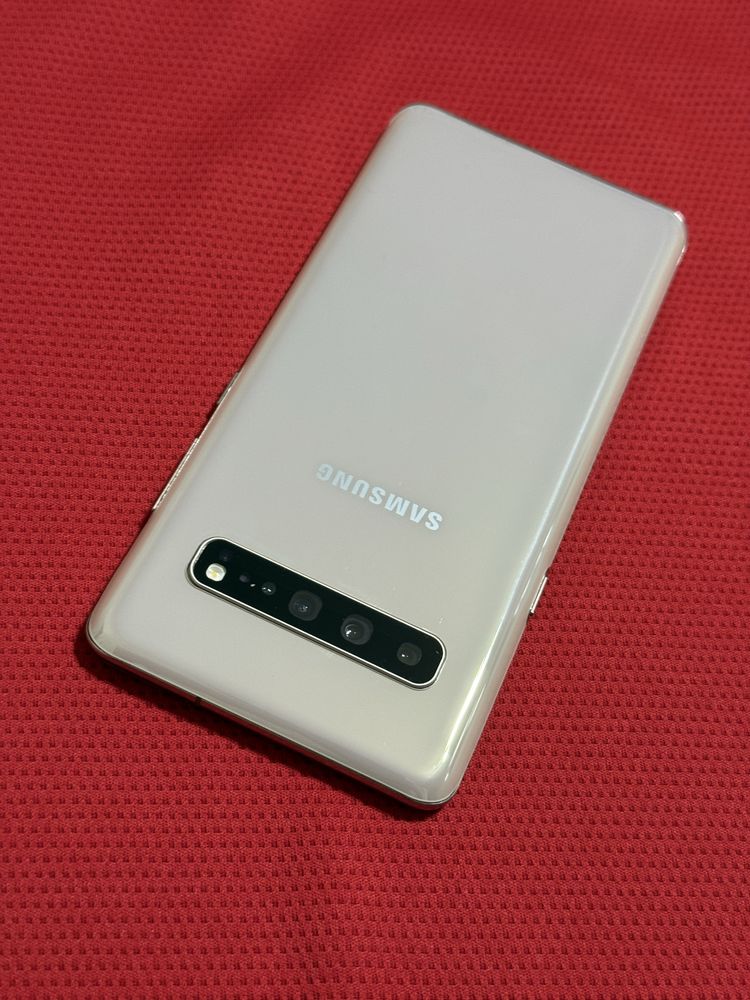 Samsung S10 Plus 256 gb Ram 8 5G android 11