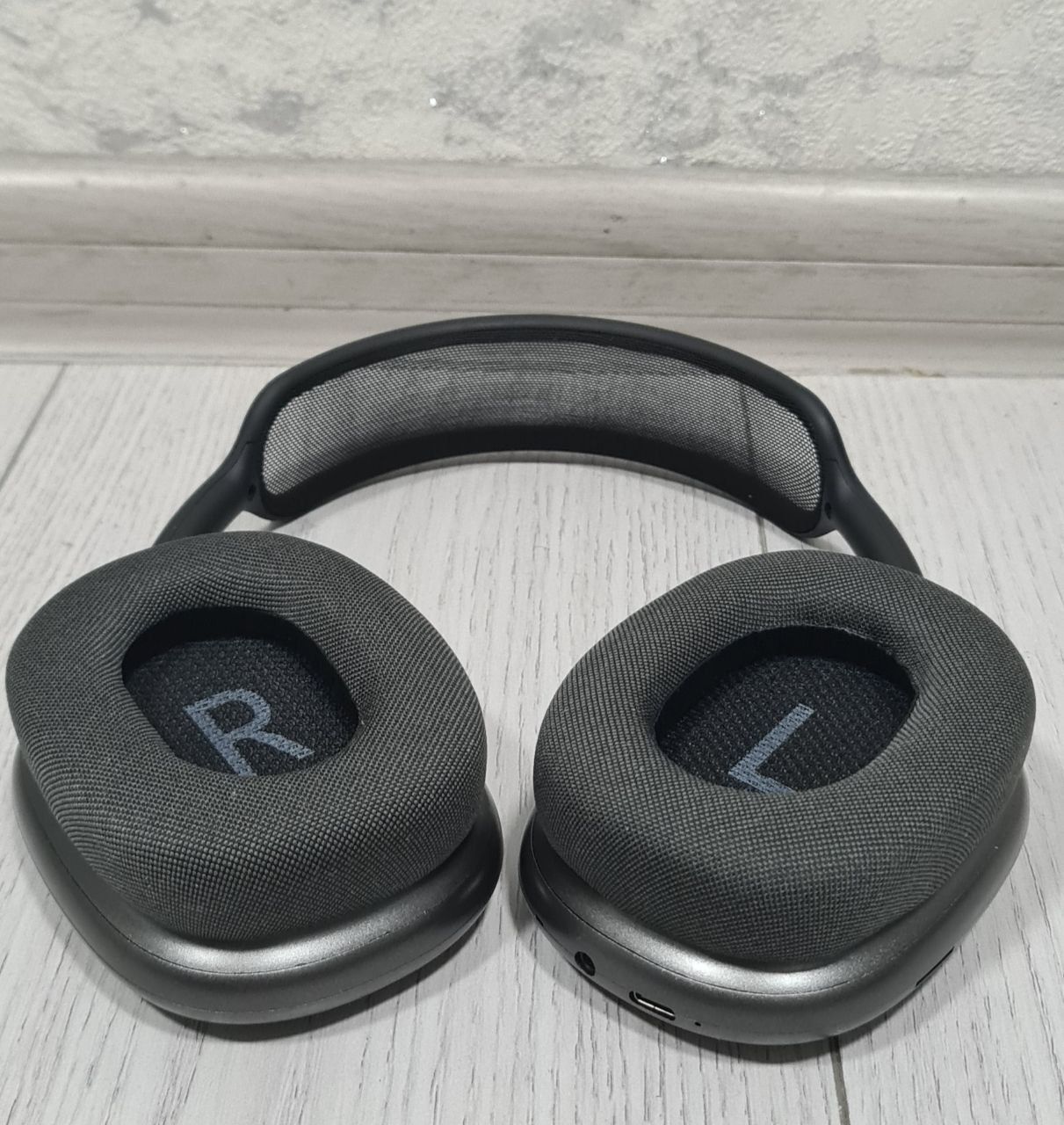 Air pods max lux1/1