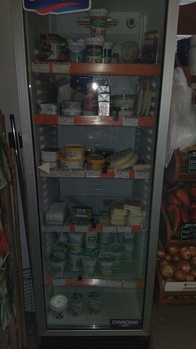 Хладилна витрина вертикална плюсова