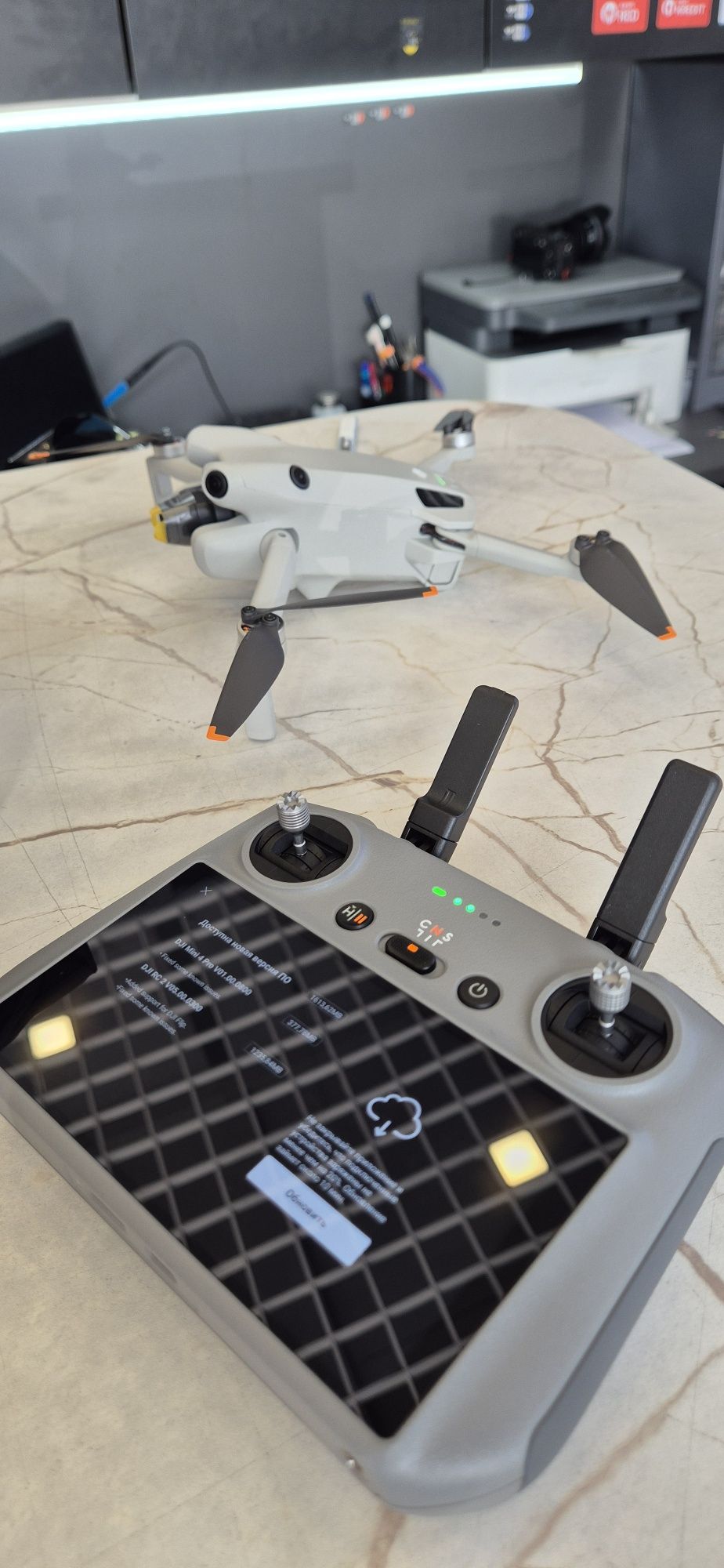 Продаю дрон DJI mini 4 pro fly more combo plus