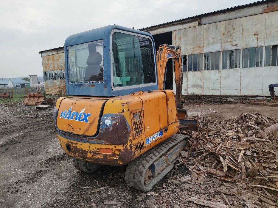 Багер Hanix H26C 3 тона