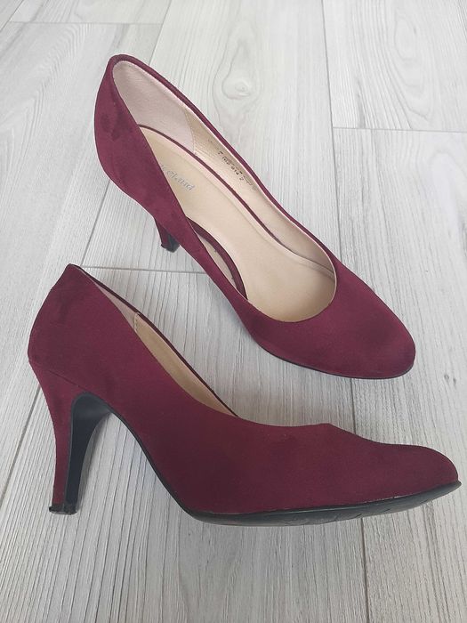 Много дамски обувки номер 37