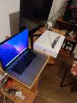 MacBook Pro15,1 A1990