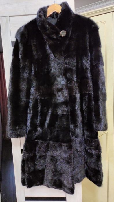 Шуба норковая, в хорошем состоянии.