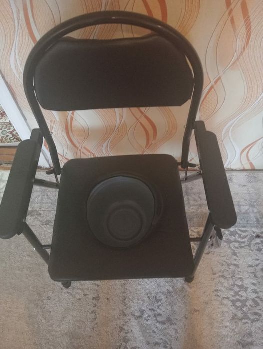 Скамейка с горшком