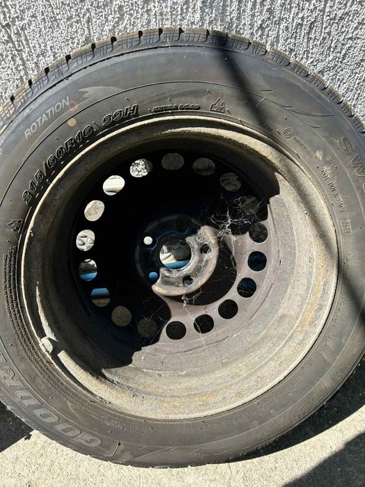 Джанти с гуми 215/60/16 DOT2024