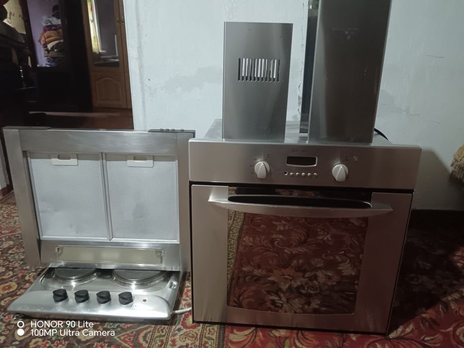 Электрическая плита + духовка + вытяжка Indesit