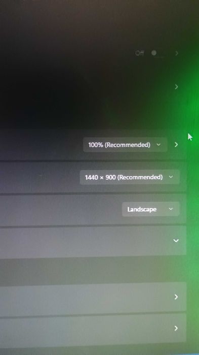Vând unitate + Monitor (fără sunet) (tastatura,mouse,stick windows 10)
