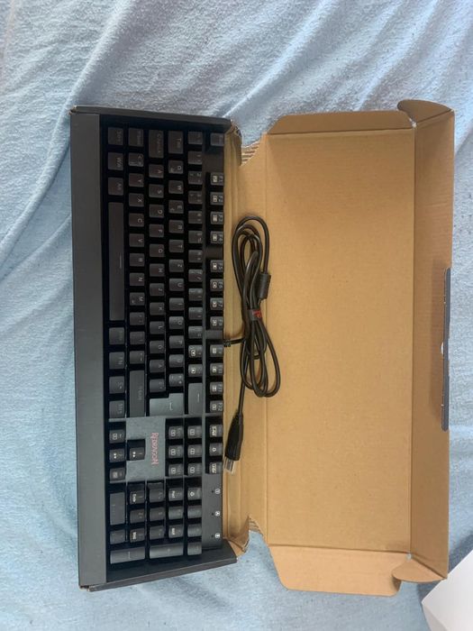 Tastatură Gaming Redragon K565-RGB !!