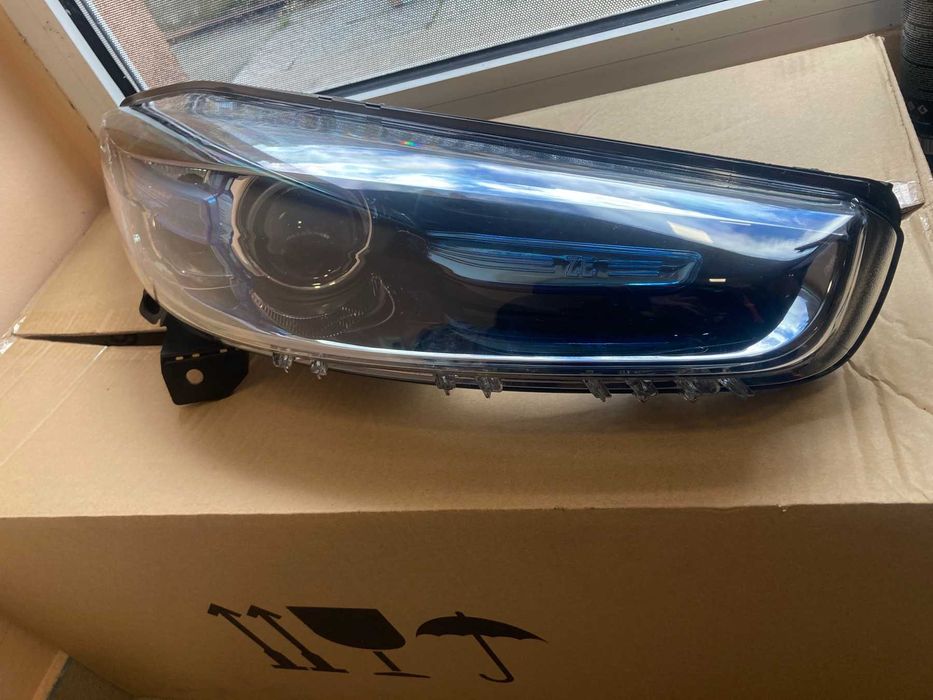Продавам фарове за Renault Zoe