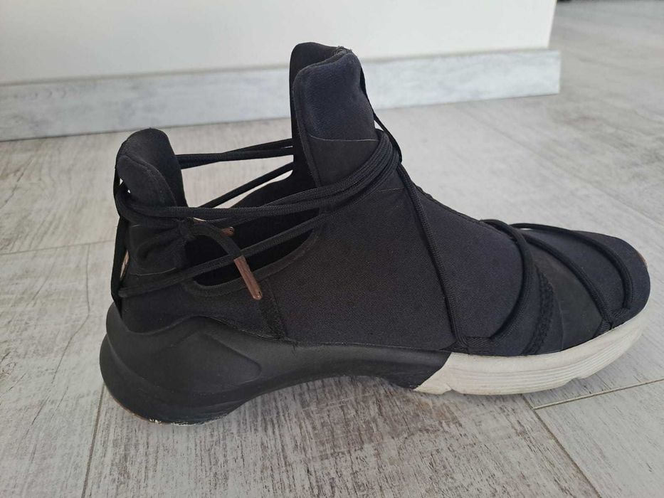 Papuci sport Puma dama marimea 38