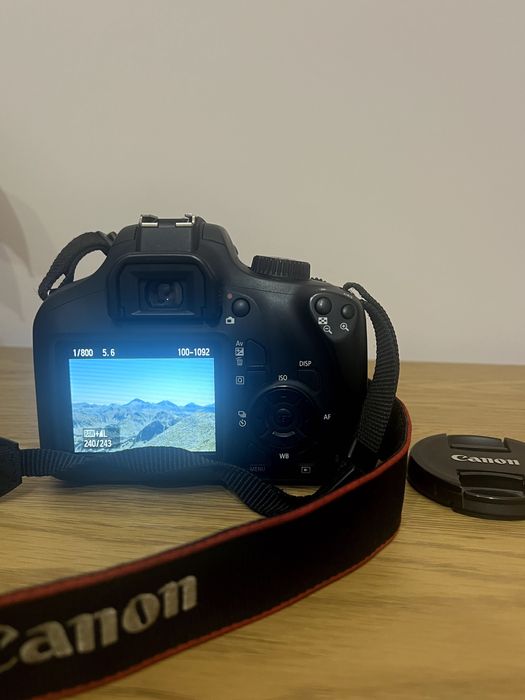 Canon EOS 4000D + обектив EF-S 18-55mm