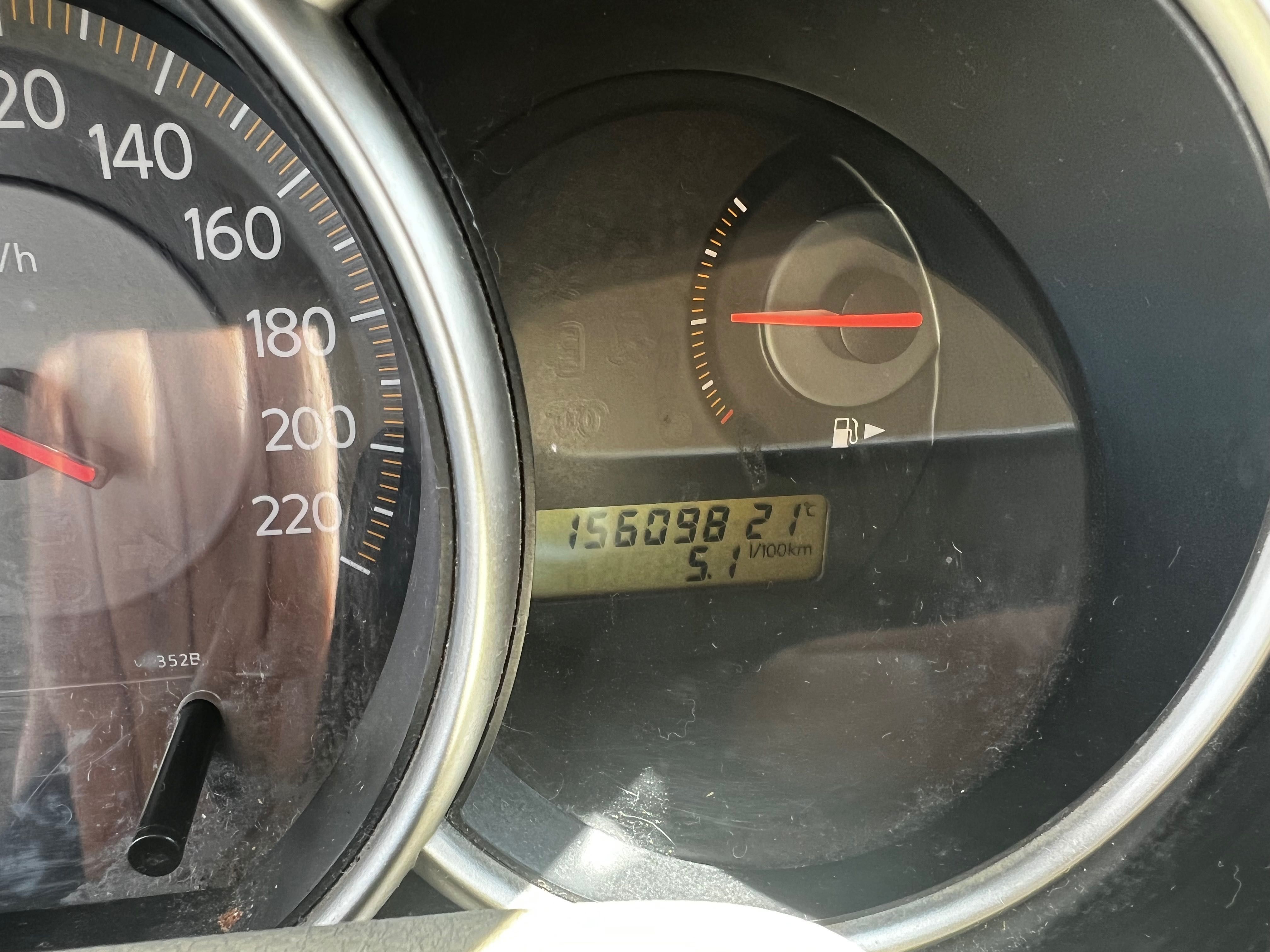 Vând Nissan TIIDA
