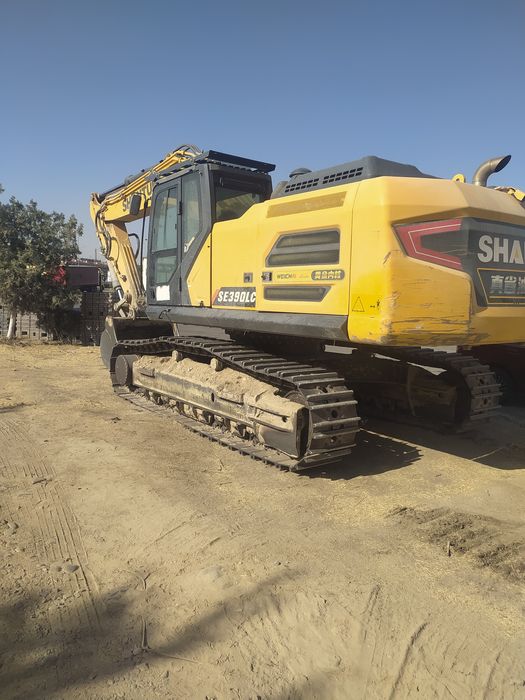 Ekskavator SHANTUI 390 Sotiladi xolati alo 2024 yili 920 soat ishlagan