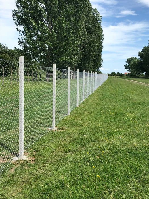 Executam garduri din stalpi de beton sau vindem stalpi gard / vie