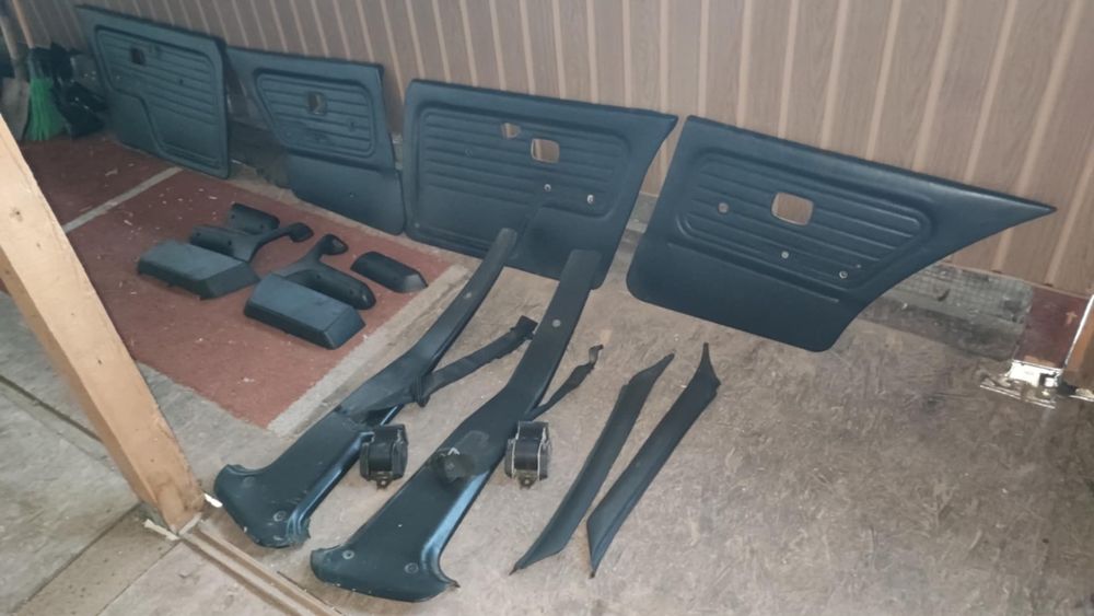 Interior piele bmw e30 Sedan Fete usi si stalpi.