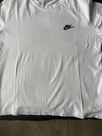 Мъжка тениска Nike бяла