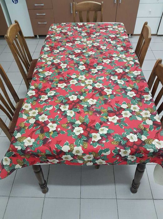 Коледна покривка за маса-различни рамери.