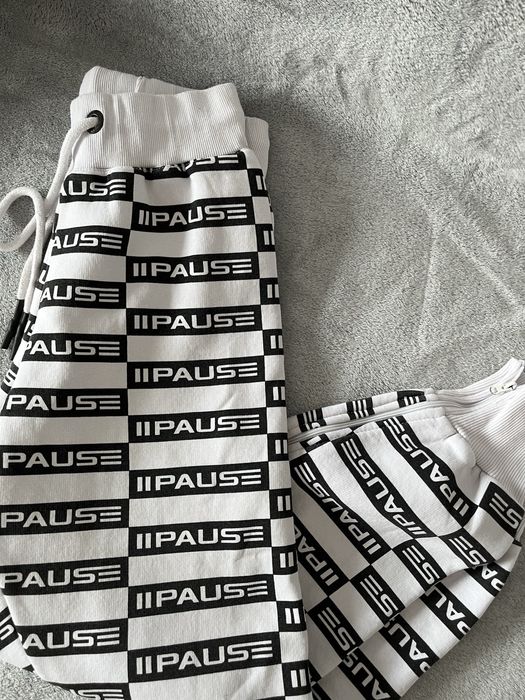 Комплект на Pause