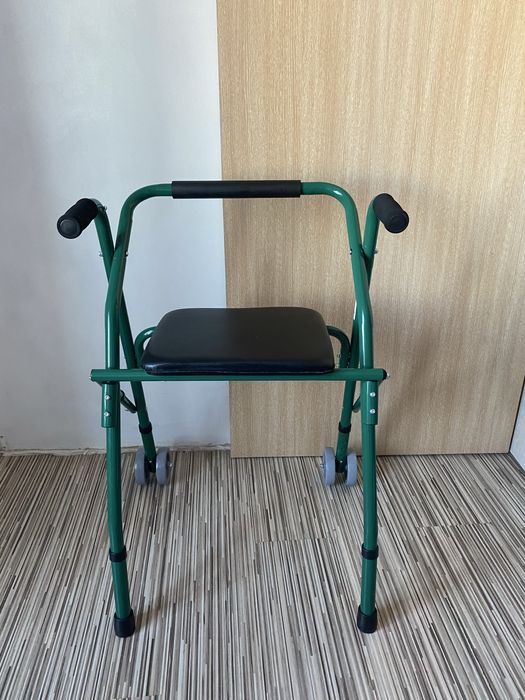 Cadru cu scaun batrani nou