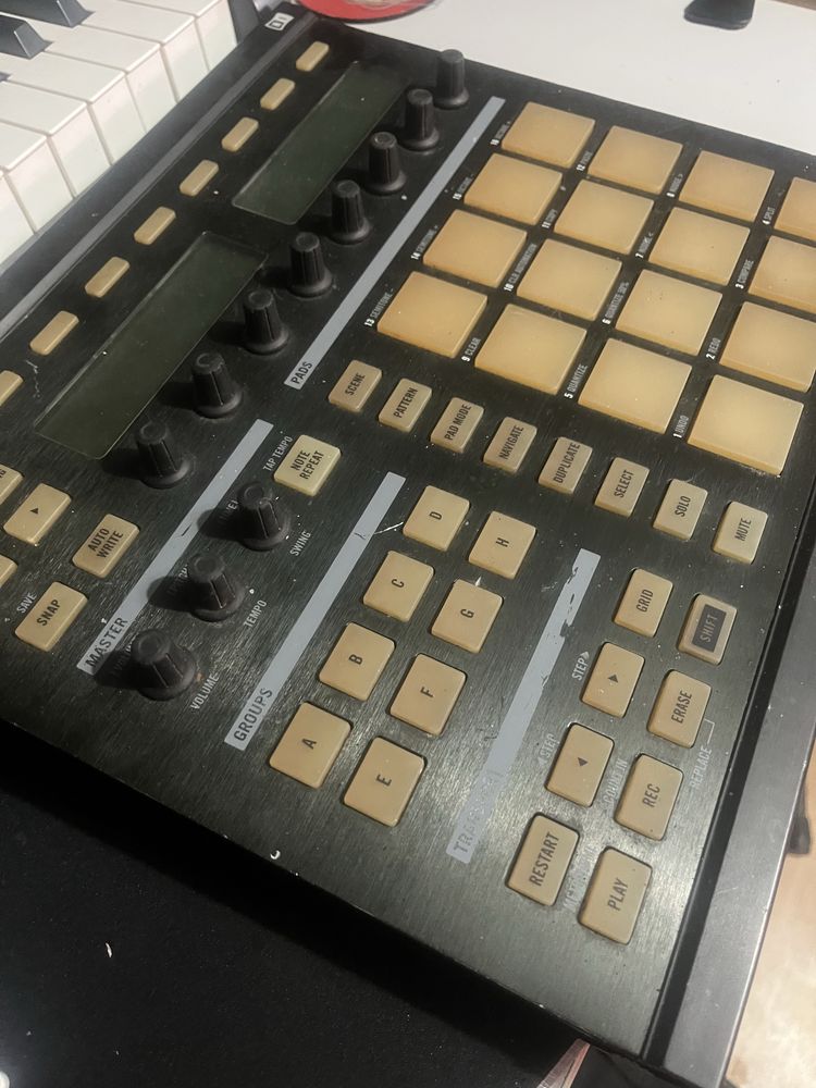 Native instruments maschine mk1