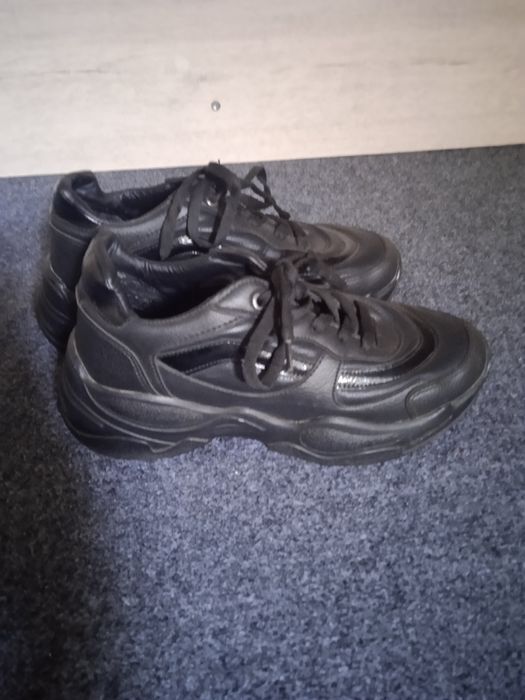 Продаются турецкие кроссовки