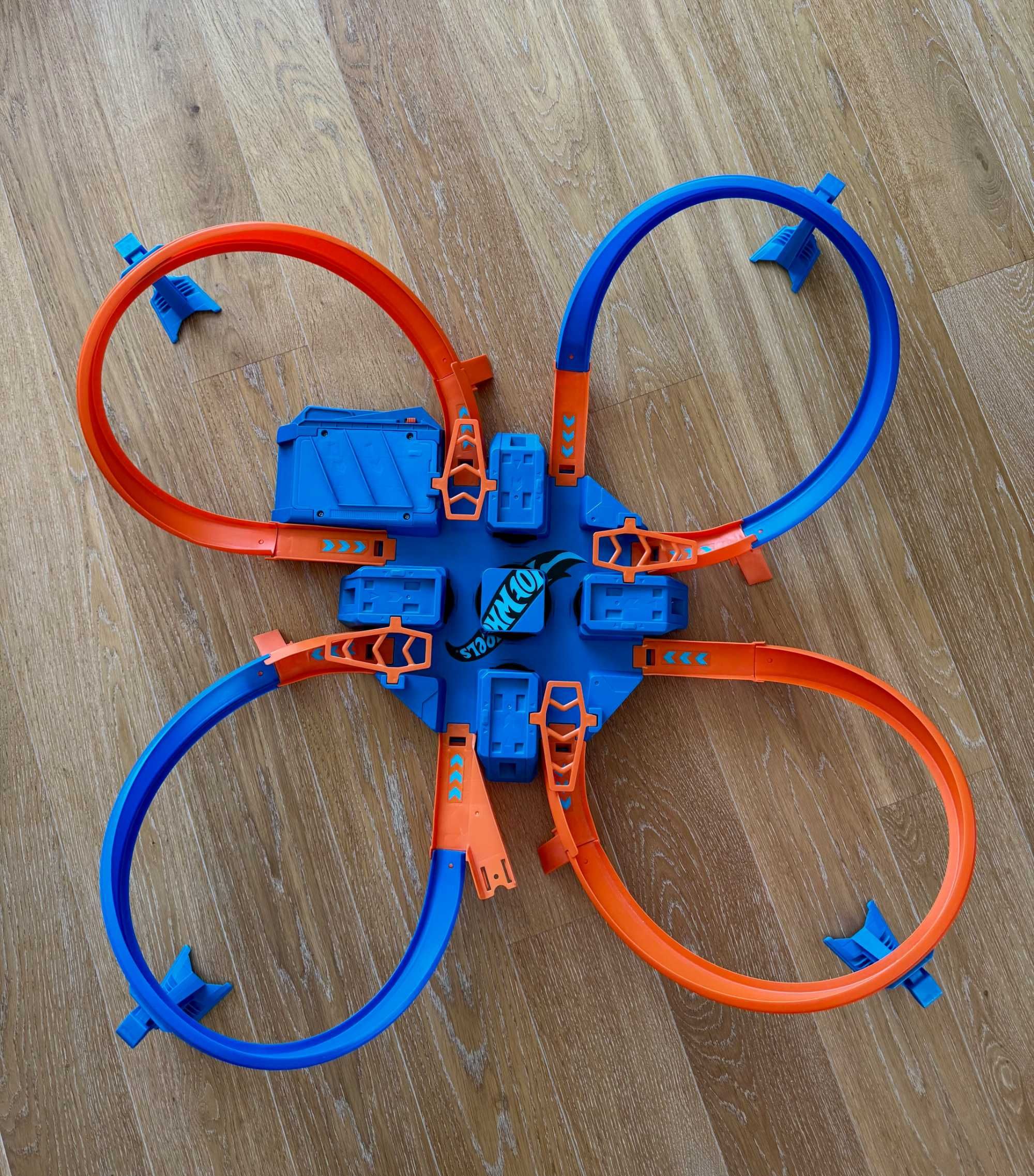 Hot Wheels писта, Criss Cross Crash