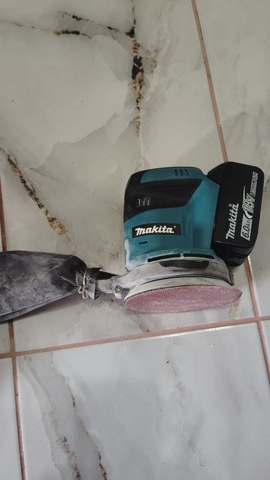 Vând flex cu acumulator Makita dga 504 și mașina de  slefuit