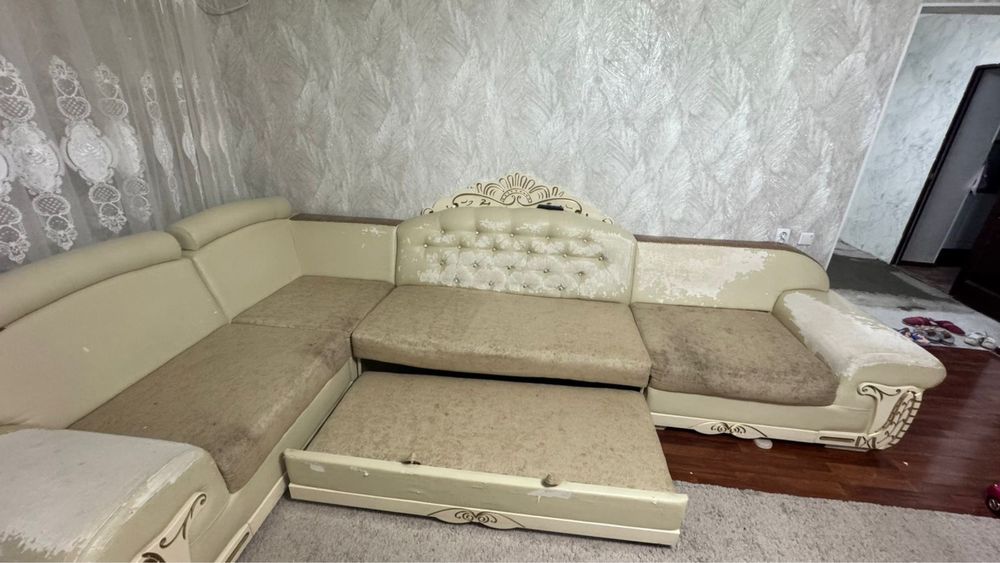 Продается диван 4 метровый