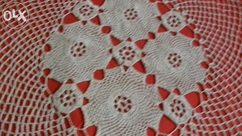 прекрасна плетена на 1 кука покривка