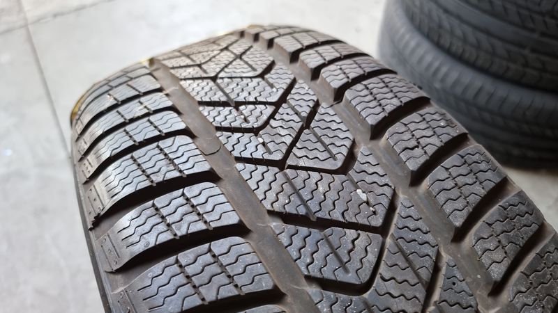 215/50/18 PIRELLI 4бр