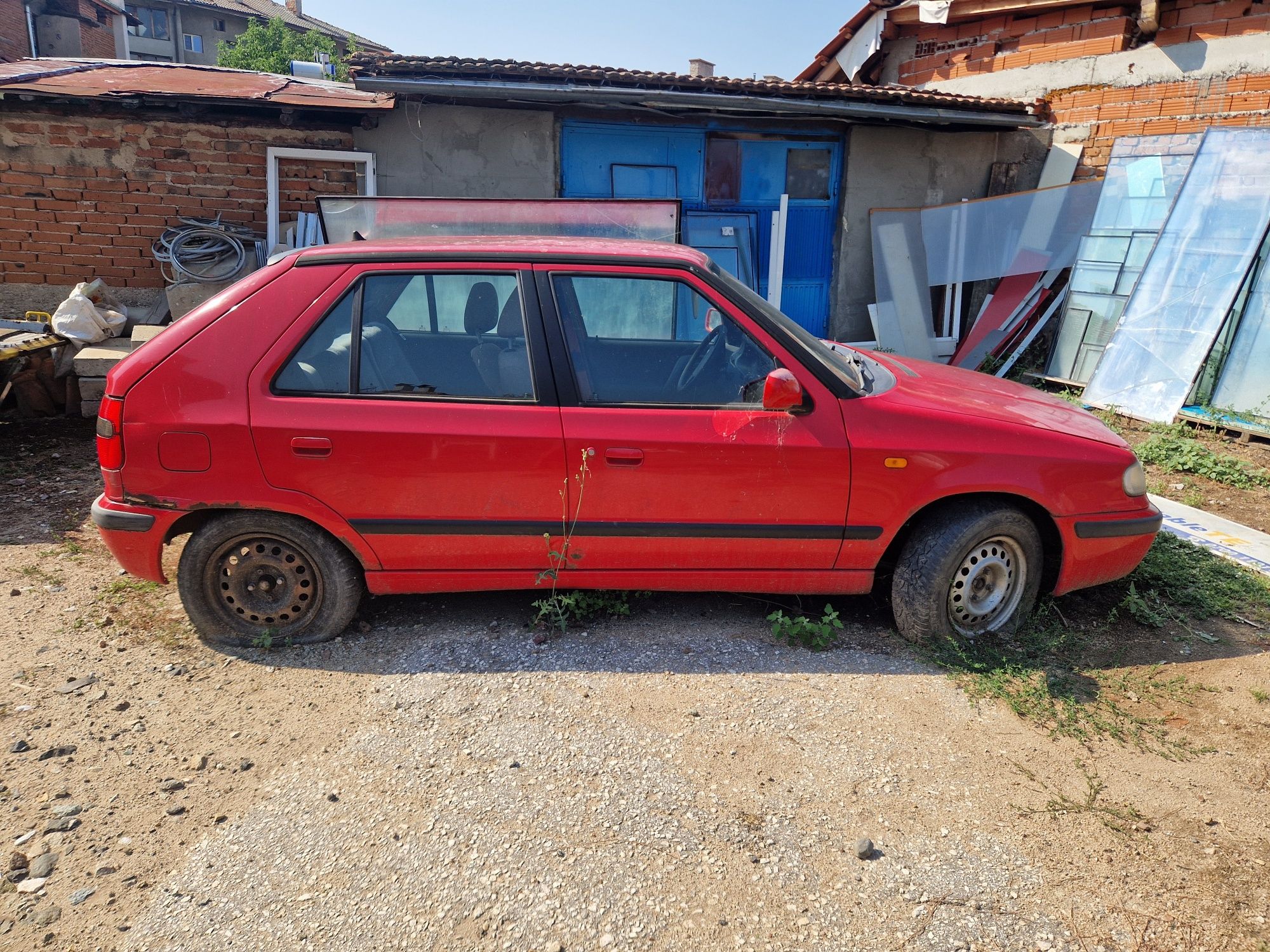 Продавам Шкода Felicia на частни