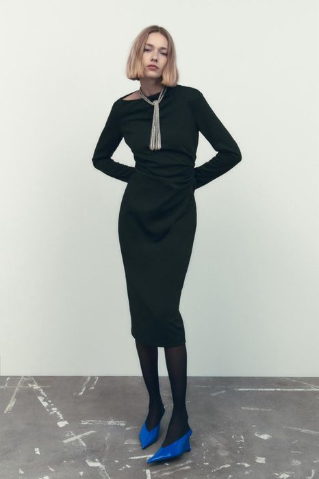 Платье бренда ZARA