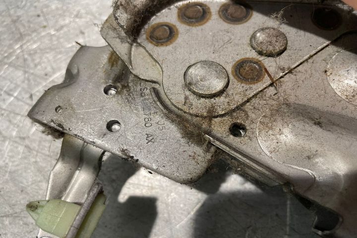 Switch maneta frana de mana 2S6R-7E096-AA Ford Fiesta a 5-a generatie