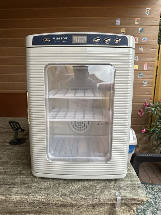 Mini incubator digital cu încălzire și răcire SUPER PRET