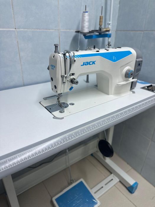 Швейная машинка jack