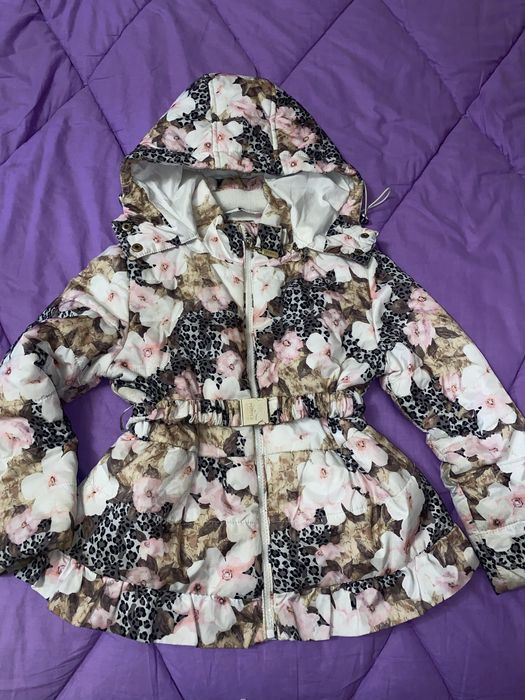 Куртка на девочку 5-7лет