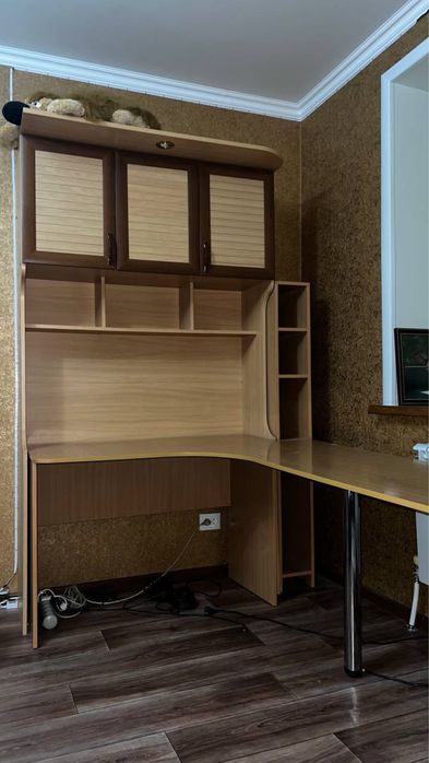 Продам шкаф + стол